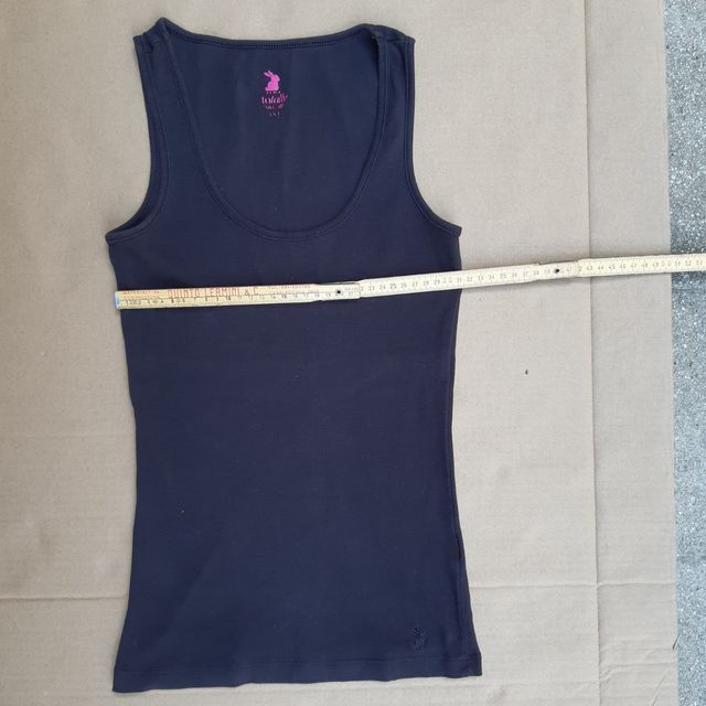 T-shirt e due canotte