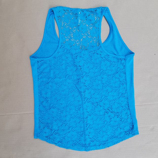 T-shirt e due canotte