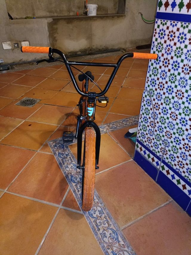 Bicicleta BMX  plato pequeño para salto