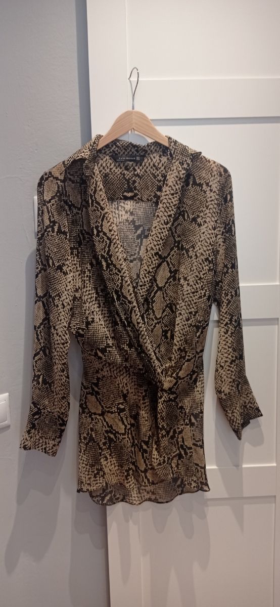 Camisa muy fins animal print de Zara, talla M