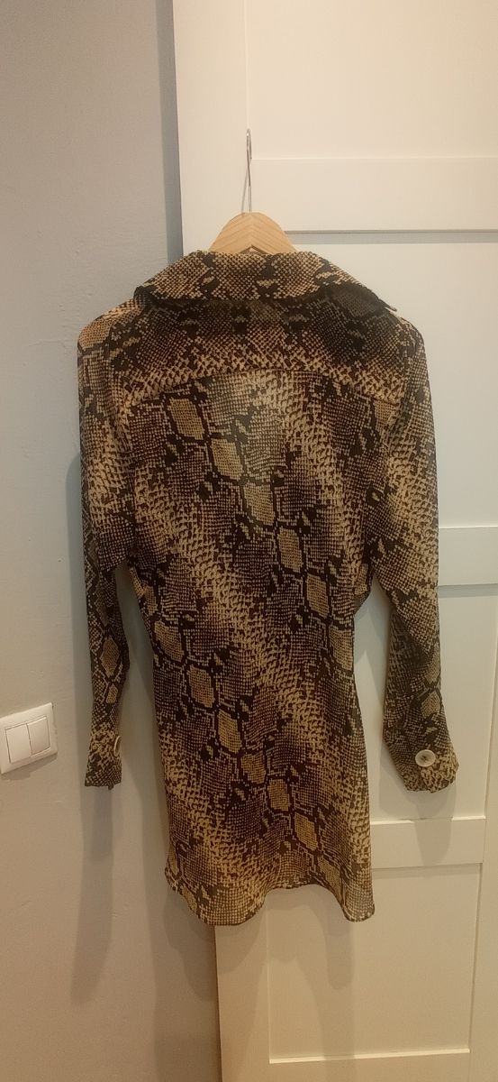 Camisa muy fins animal print de Zara, talla M