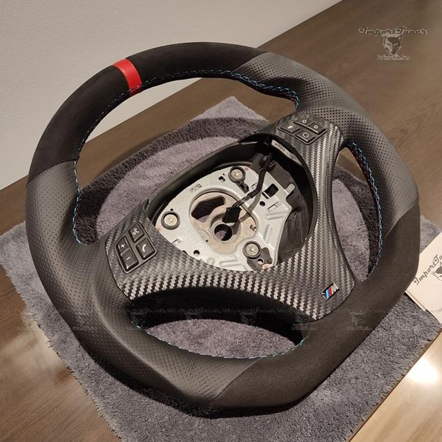 Volante BMW e82 e87 e90 e92 alcantara anillo rojo