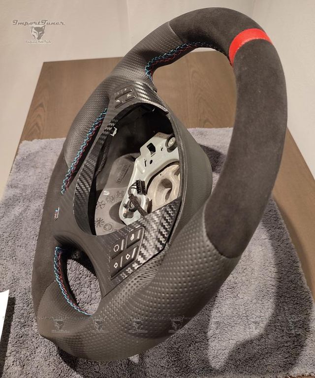 Volante BMW e82 e87 e90 e92 alcantara anillo rojo