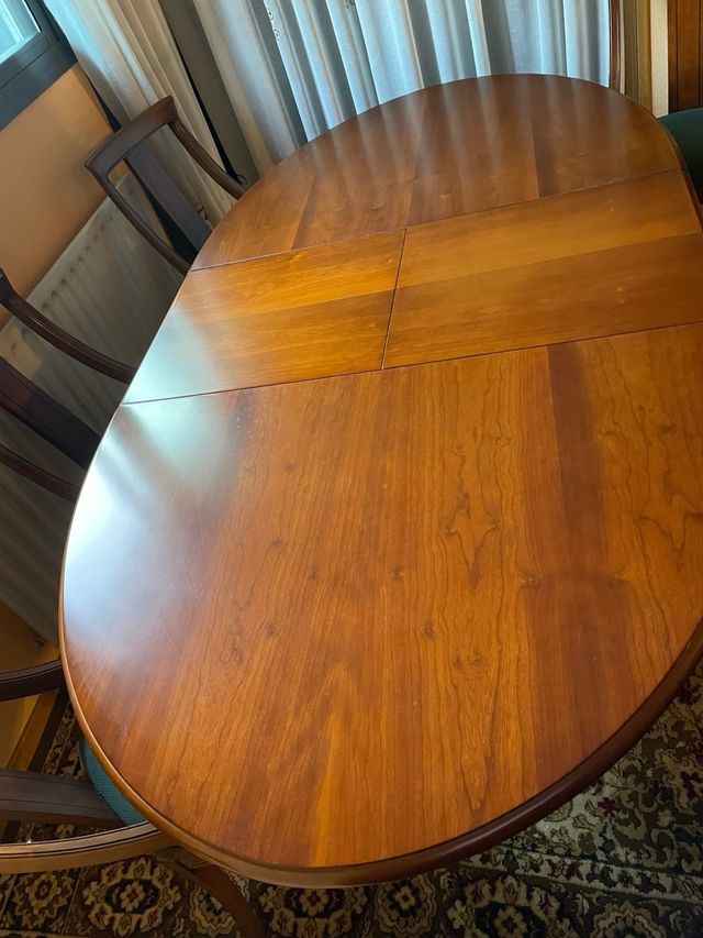 Conjunto mesa ovalada extensible y 6 sillas