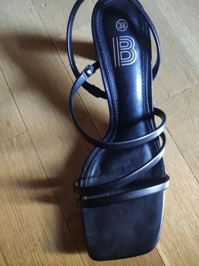 sandalias negras Bosanova