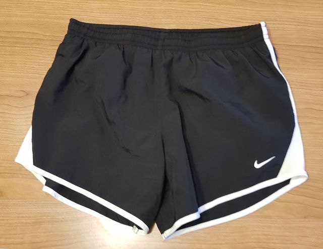 Pantalón corto Nike niña