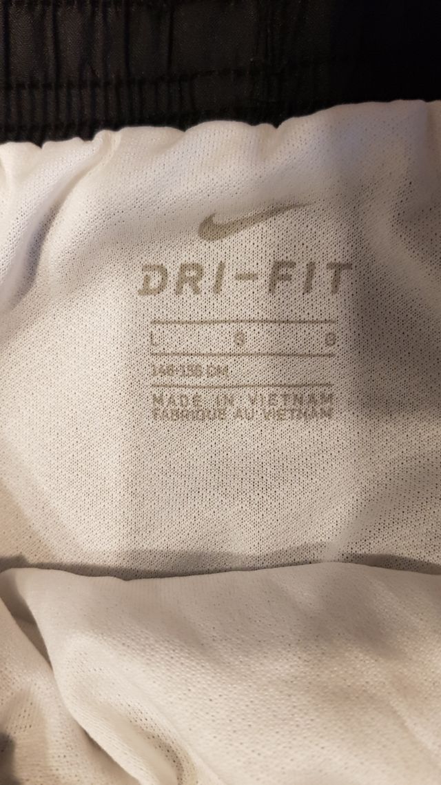 Pantalón corto Nike niña