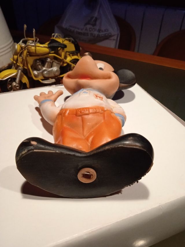 muñeco Walt Disney productions Mickey mouse famosa