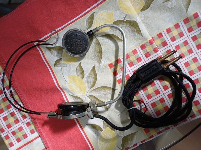 casco diadema de chicas del cable telefonista