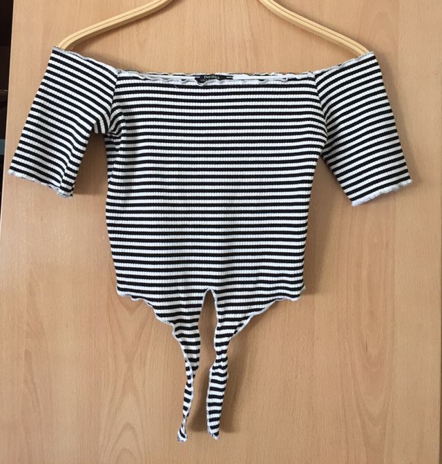 CAMISETA TOP RAYAS BERSHKA CON LAZO PARA NUDO