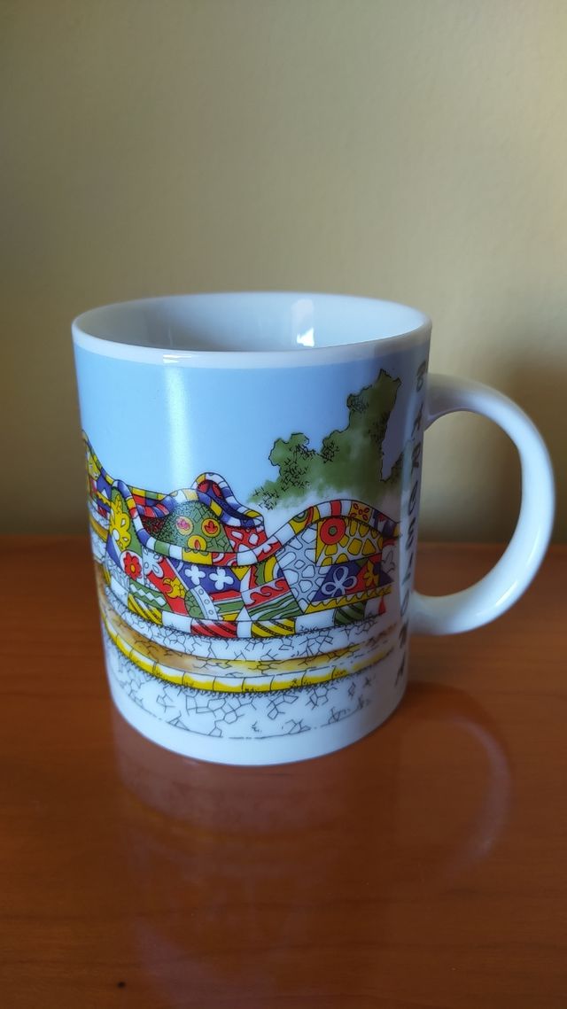 Conjunto taza y plato Gaudí