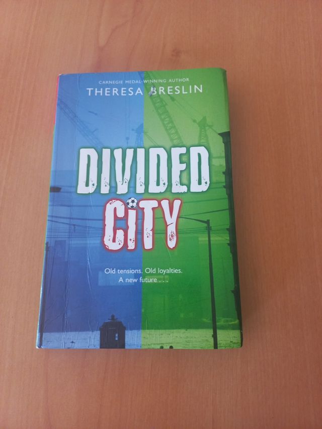 Libro lectura inglés Divided City