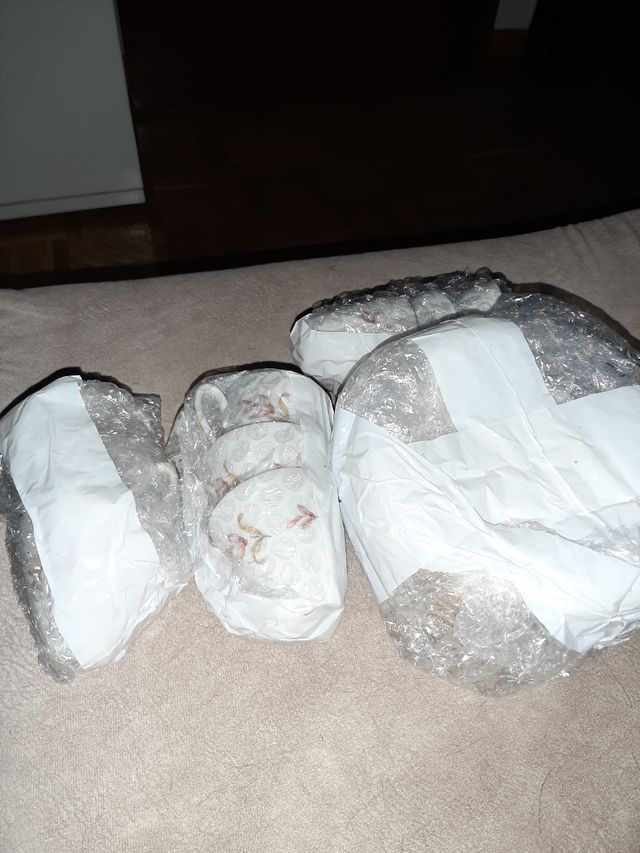 juego  de tazas jarra y 9 servicios