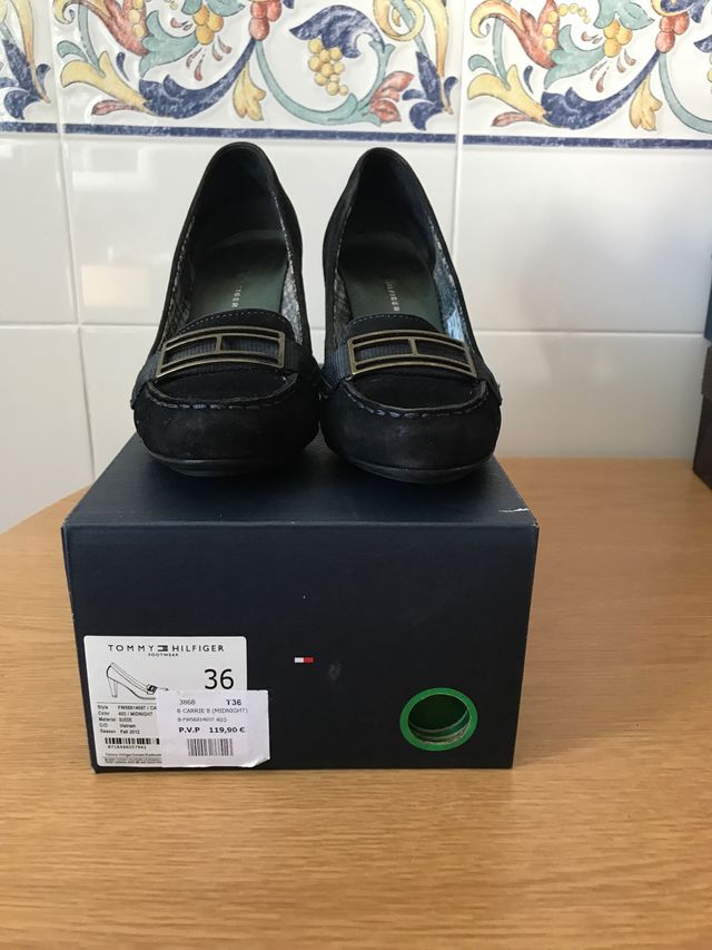 Zapato azul , talla 36 de Tommy Hilfiger