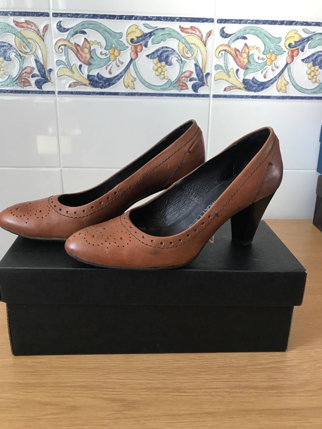 Zapato de cuero, talla 36 de Pedro Miralles
