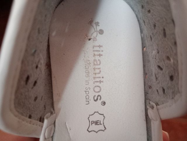 Manoletinas de piel para niña