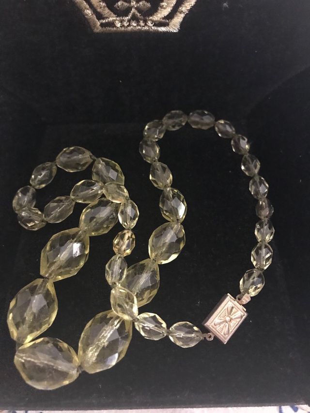 COLLAR CRISTAL CHECO AÑOS 50