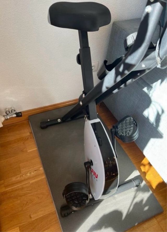 Bicicleta estática plegable (disco 8kg)