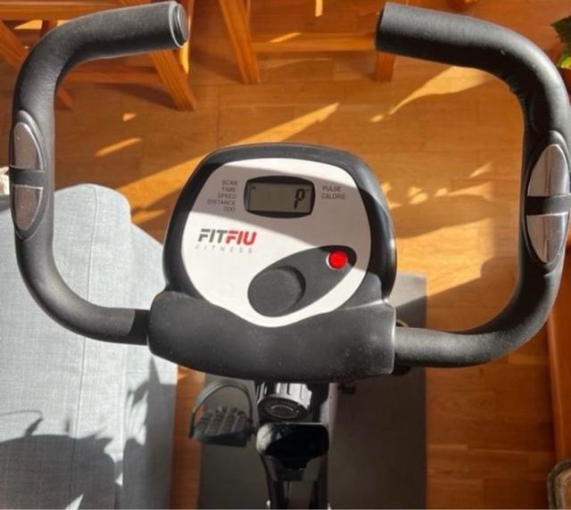 Bicicleta estática plegable (disco 8kg)