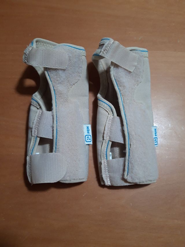 2 muñequeras mano derecha