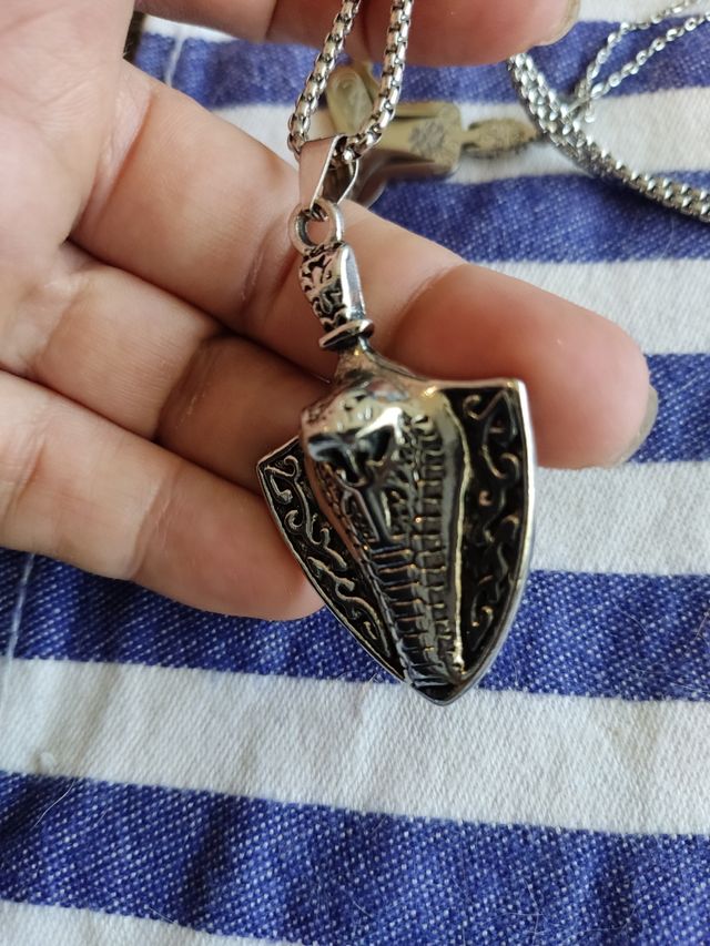 COLGANTE SERPIENTE COBRA VIKINGO