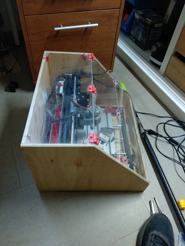 Fresadora CNC 18x30 con caja.