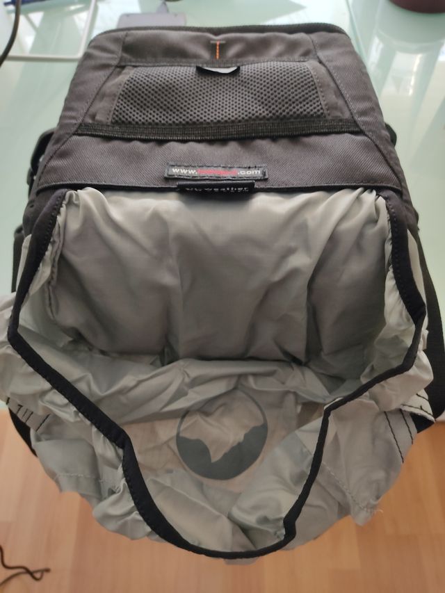 Bolsa cámara Lowepro Apex 140 AW
