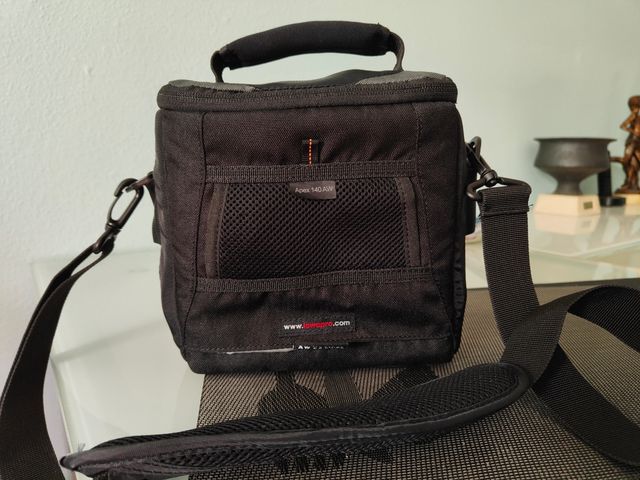 Bolsa cámara Lowepro Apex 140 AW