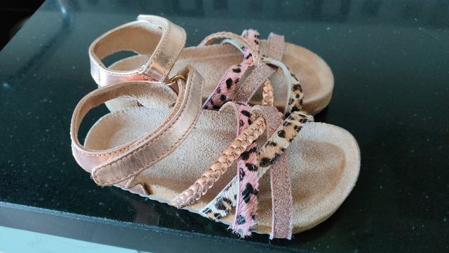 Sandalias marca Gios Eppo T.26