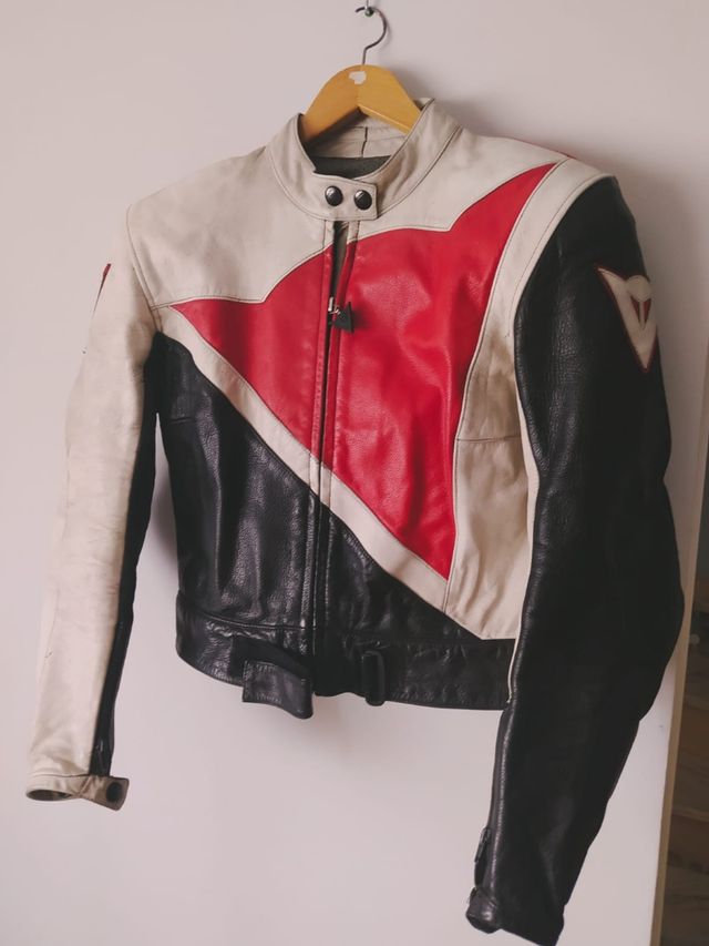 Mono de Cuero de Moto.DAINESSE.TALLAJE DE MUJER.