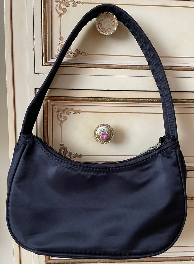 Bolso negro de hombro