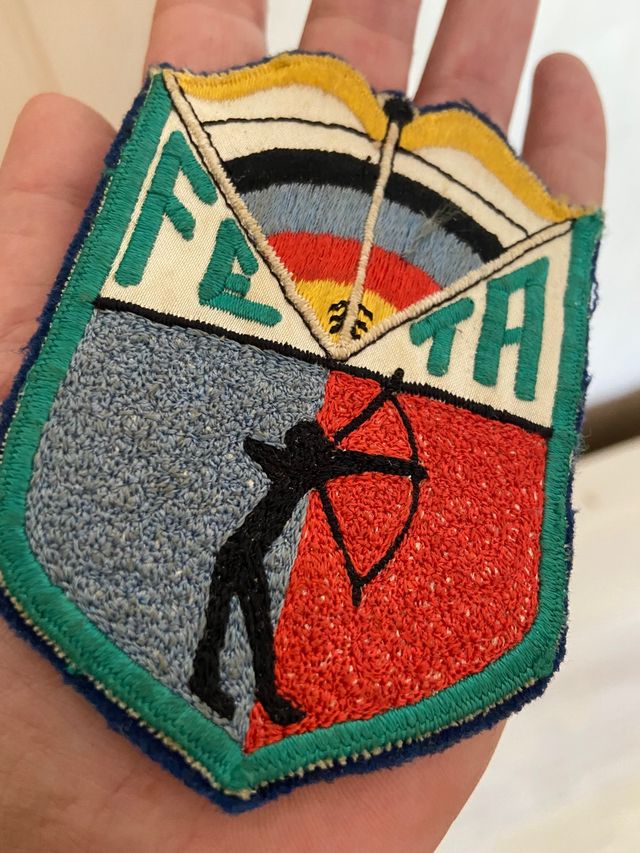 Escudo FEDERACIÓN ESPAÑOLA DE TIRO CON ARCO