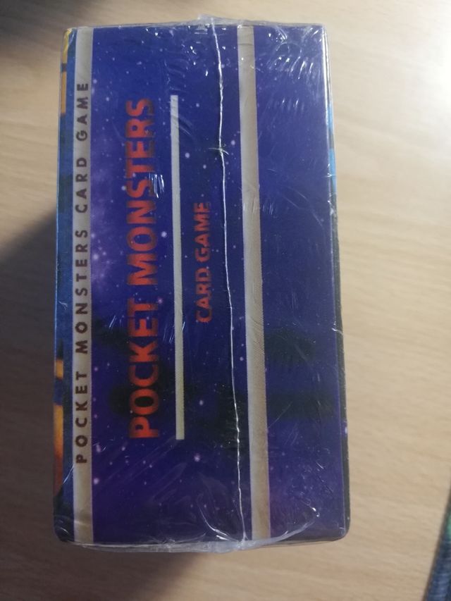 Album pokémon 240 cartas mas 3 sobres extra