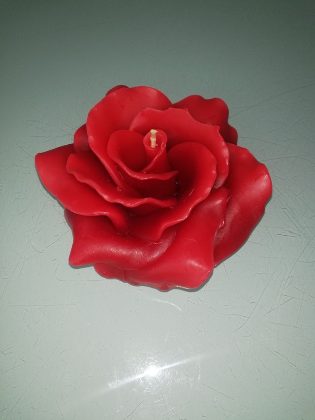VELA DECORATIVA EN FORMA DE ROSA