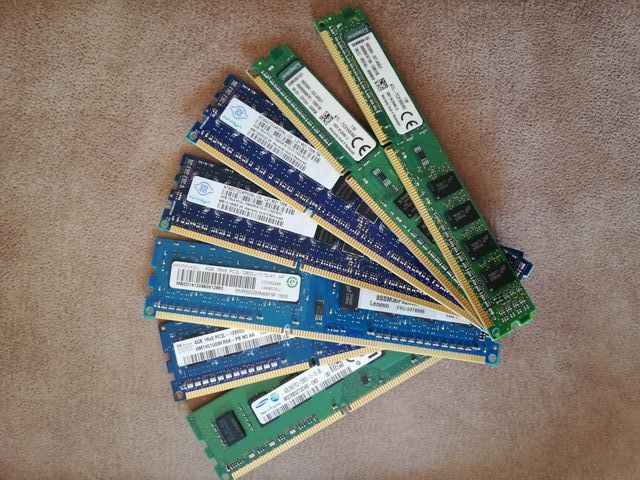 Módulos de memoria ram de 4 GB.
