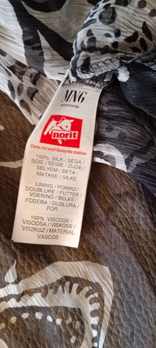 Top verano seda estampado a estrenar.