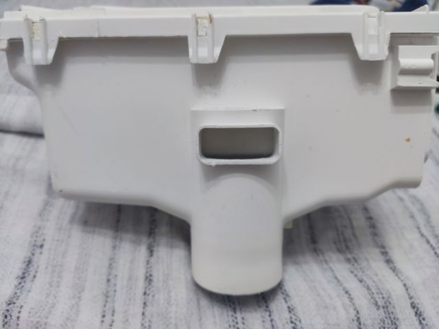 TANQUE DE LLENADO LA ADORA HAIER HW60-1079