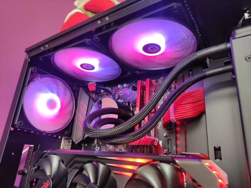 PC GAMING i5 9600KF 32GB DDR4 RADEON 6700XT 12GB afbeelding 4