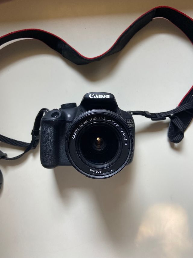 Cámara digital canon con funda 