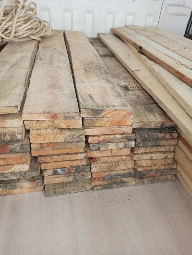 SOLO HOY OFERTA!!!54 TABLAS DE MADERA TRATADA de segunda mano por 1 EUR