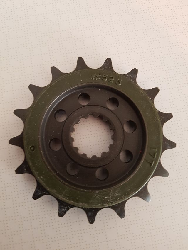 PIÑÓN KAWASAKI ZX10RR 