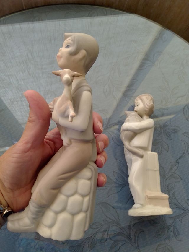 pareja de niños de porcelana
