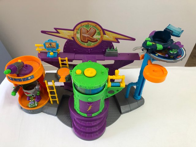 Superzings Kazoom Lab Battle second hand for 10 EUR in Málaga in WALLAPOP