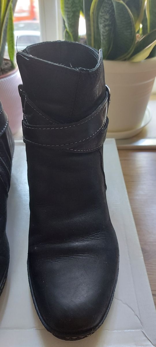 scarponcini neri con cerniera laterale n.39