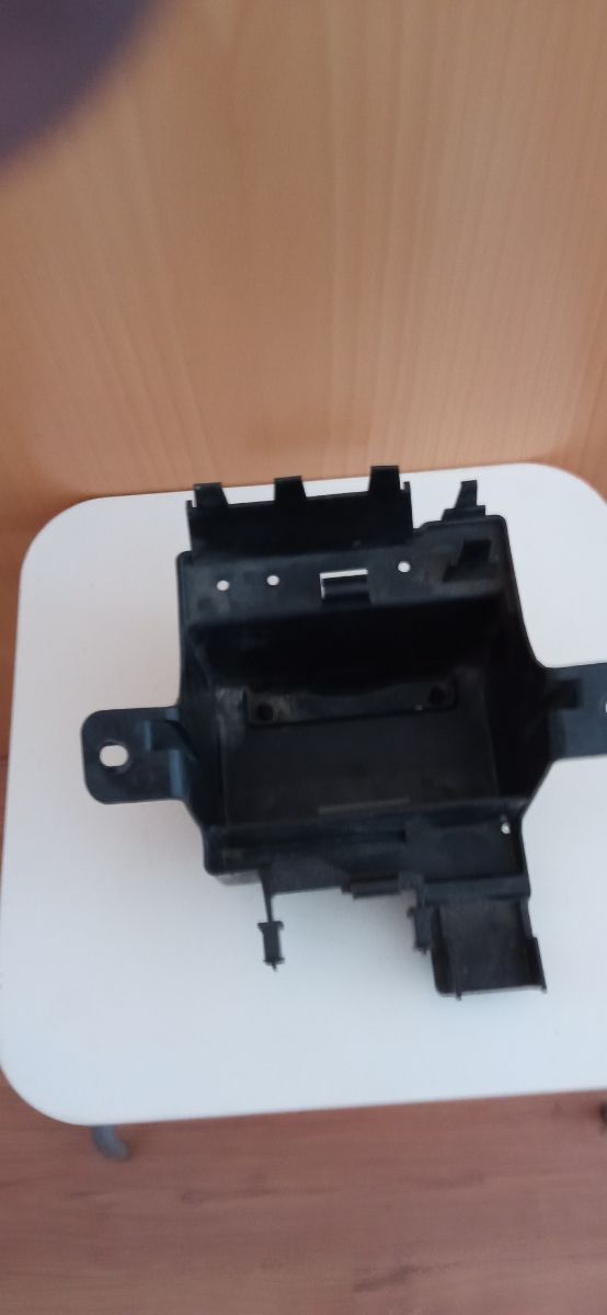 Soporte batería V-Strom 650