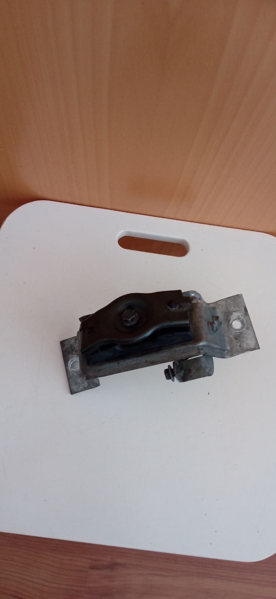 Soporte depósito V-Strom 650