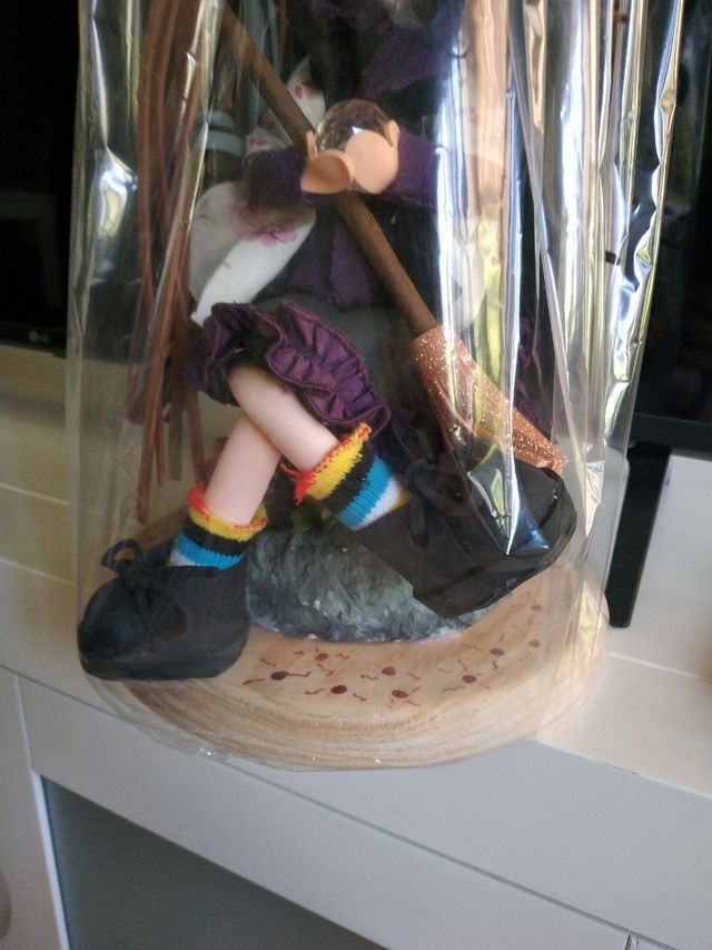 Fofucha bruja con mil detalles