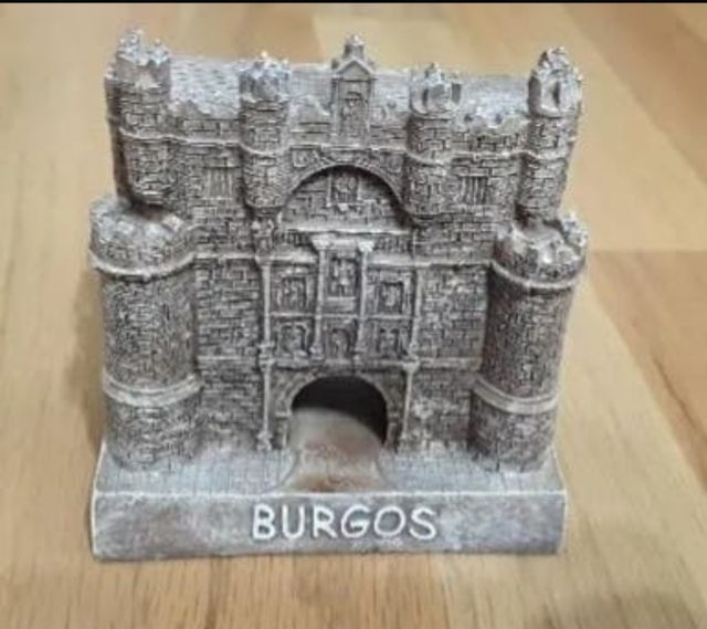 FIGURA PUERTA BURGOS