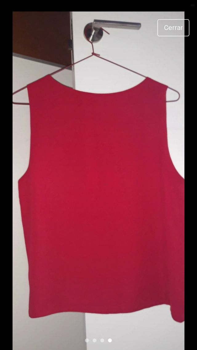 Blusa burdeos escote pico. NUEVA