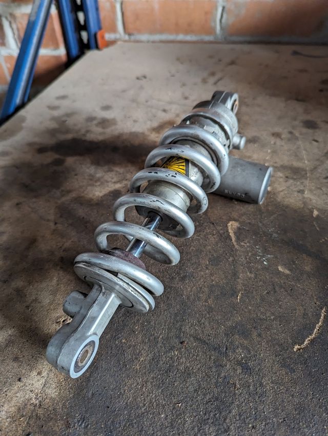 Amortiguador trasero original Yamaha R1 04-06